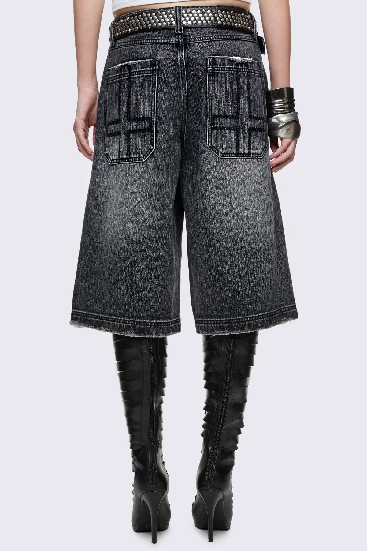 Fallen Distressed Jorts