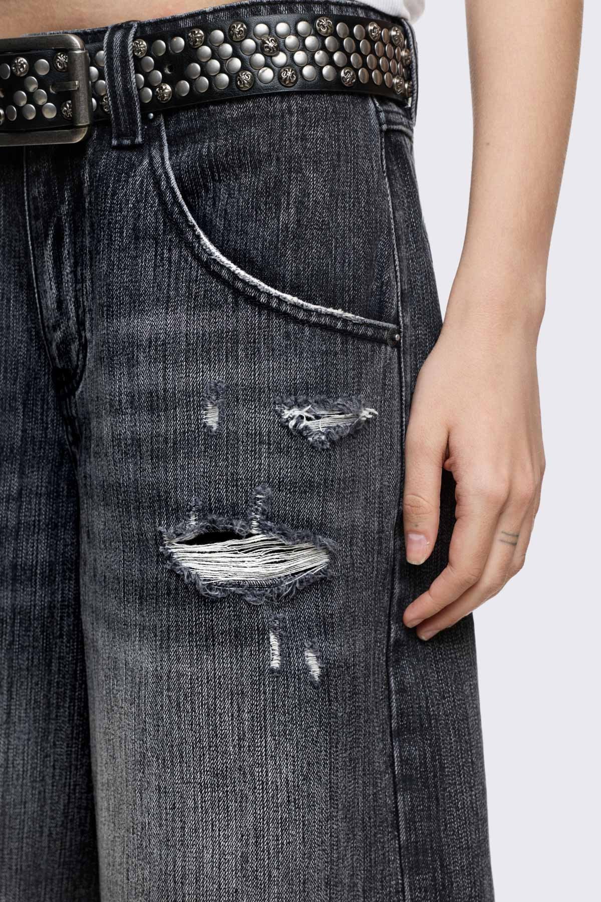 Fallen Distressed Jorts