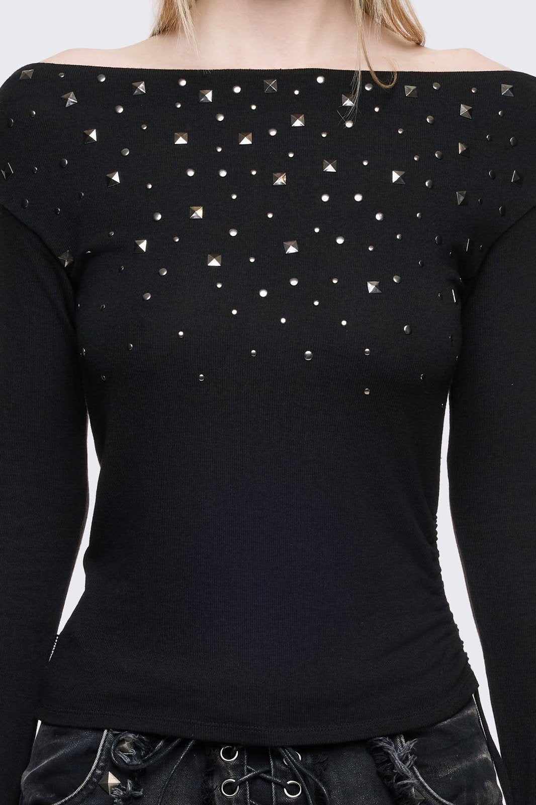 Maria Black Off-Shoulder Top