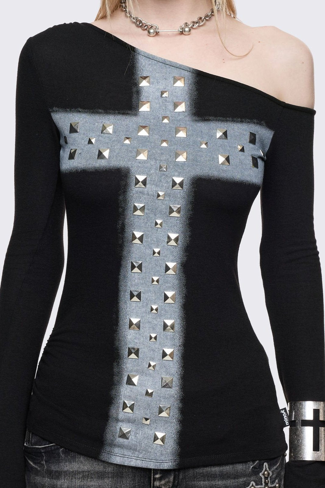 Samantha Black Off-Shoulder Top