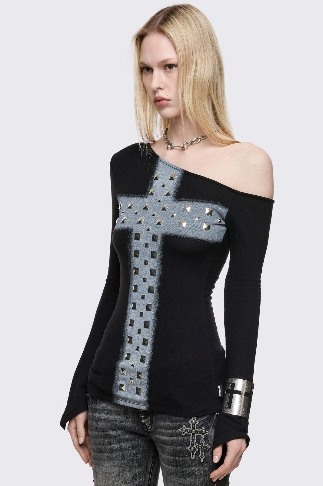 Samantha Black Off-Shoulder Top